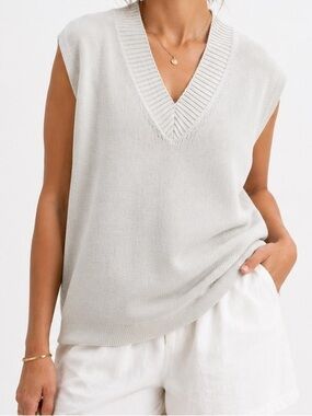 H&M Cream V-Neck Sleeveless oversized sweater Vest XL